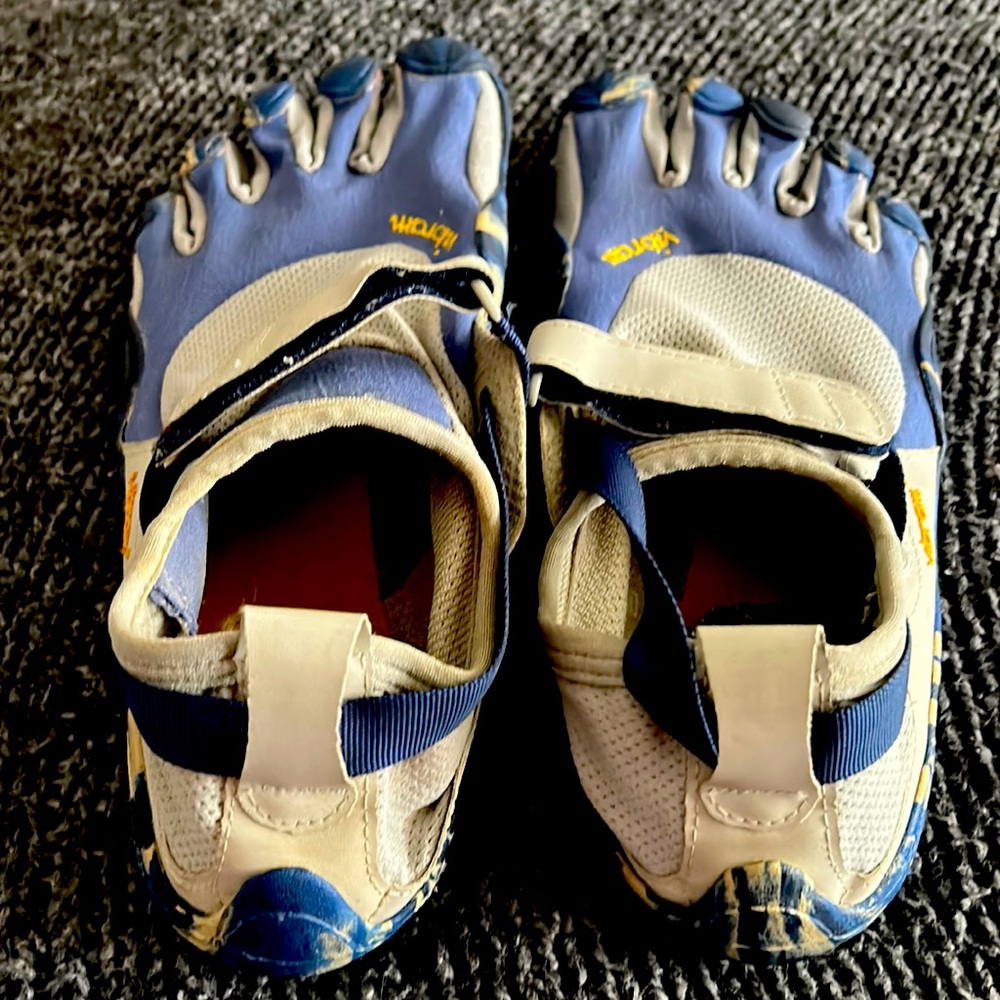 Vibram FiveFingers athlete women’s sneaker